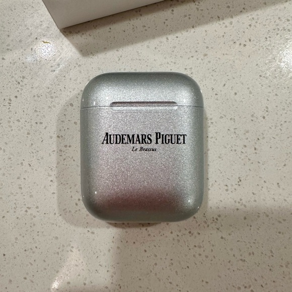 Audemars Piguet Royal Oak AirPods - Picture 7 of 7